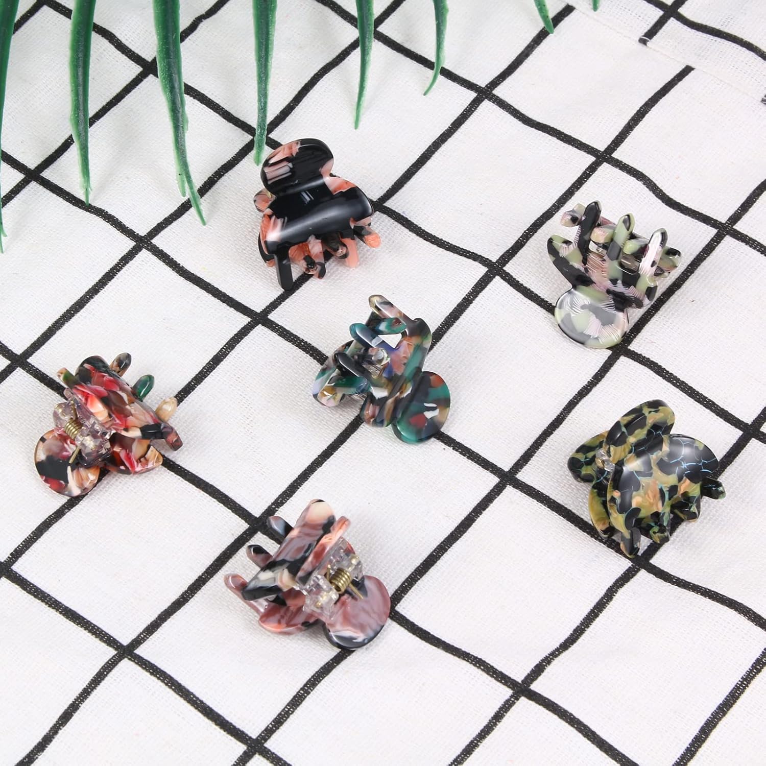 Cobahom 6Pcs 1.06 Inch Small Hair Clips Tortoise Shell Mini Jaw Clips for Thin Thick Hair, No Crease Hair Claw Clips for Women Girls (3 Green + 3 Red) - Image 5