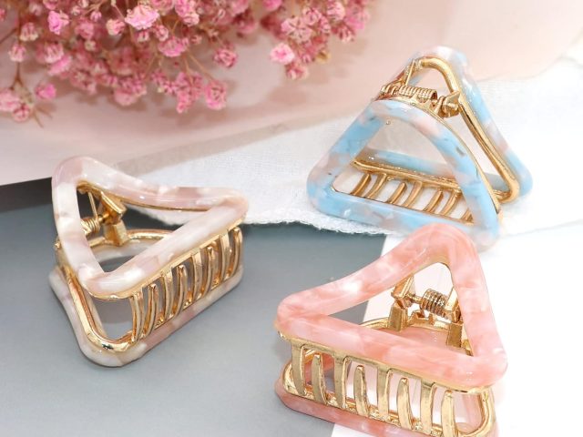 Elegant Everyday Hair Styling with Hollow Triangle Mini Hair Clips