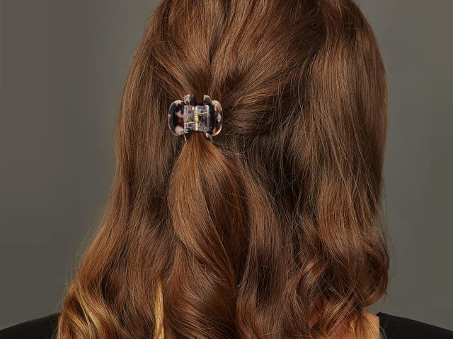 Styling Half-Up Hairstyles with Tortoiseshell Mini Hair Claw Clips