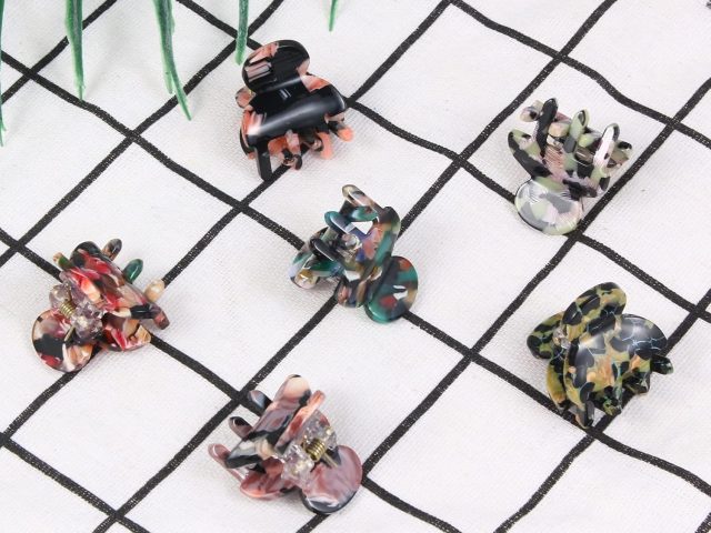 Small Hair Accessories as Thoughtful Gifts: Why Mini Hair Clips Are a Perfect Choice