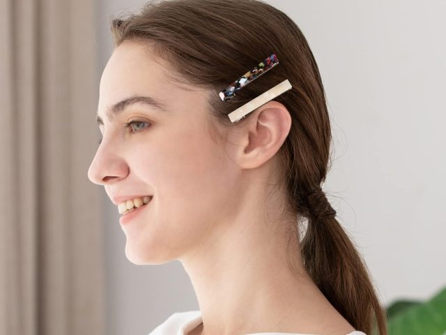 Travel-Friendly Hair Accessories Every Woman Should Pack