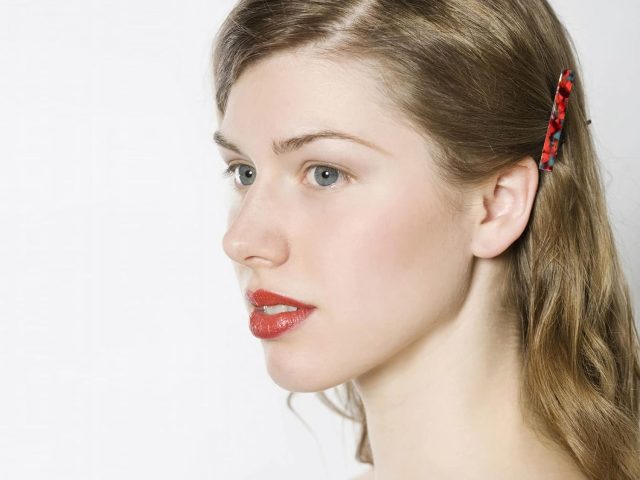 Professional Office Hairstyles Made Easy with Duckbill Hair Clips