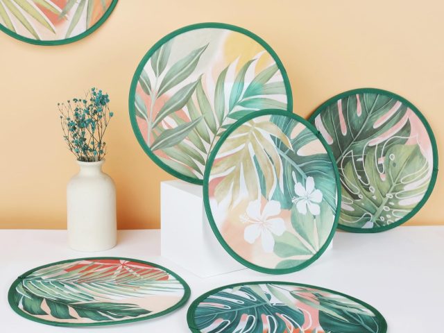 Summer Outdoor Dining Ideas: How Folding Hand Fans Create a More Comfortable Experience