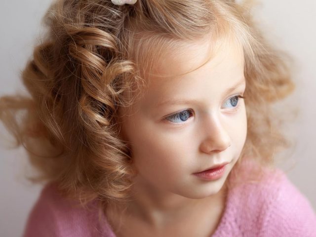 Small Flower Claw Clips for Travel: Easy Hairstyles and On-the-Go Hair Fixes