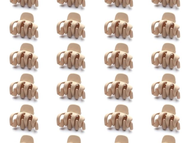 8 Easy Hairstyles with Small Claw Clips: Step-by-Step Ideas for Everyday Hair