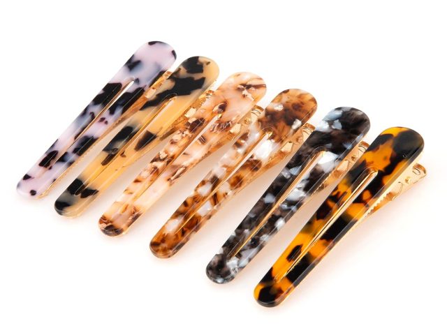 Travel-Friendly Hairstyles: Why Duckbill Hair Clips Belong in Your Bag