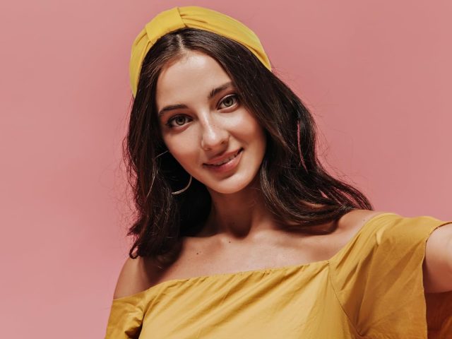 Easy Everyday Hairstyles with Wide Headbands for Women